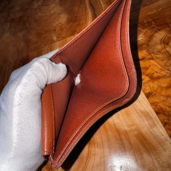 men’s monogram bifold wallet
vintage - Picture 7 of 13